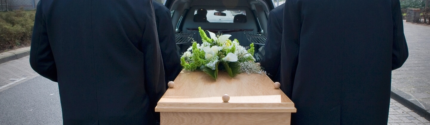 Что и зачем раздают на похоронах